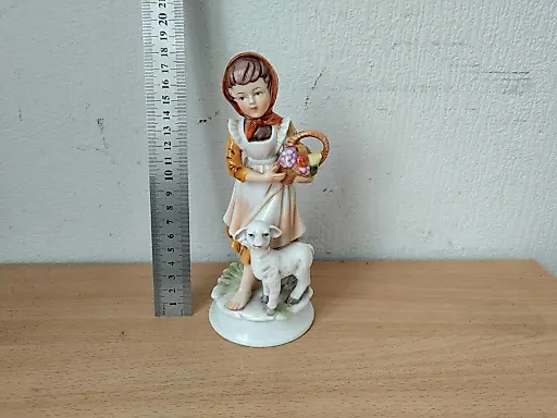 Девочка с ягненком - View 5