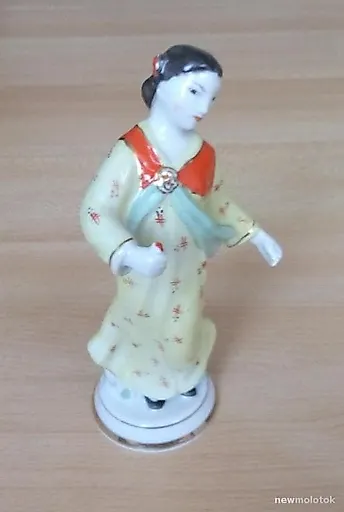 Статуэтка фарфор "Кореянка с цветком" - View 6