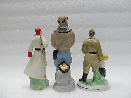 Фарфор Композиция Красноармеец Летчик Солдат Три шт Без Сколов и Трещин - View 4