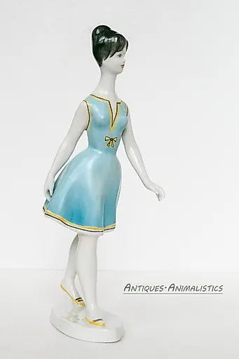 Девушка в голубом Hollohaza Венгрия - View 6