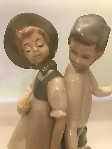 Фарфоровая статуэтка Пара - View 2