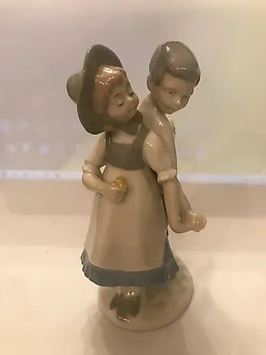 Фарфоровая статуэтка Пара - View 3