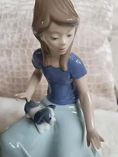 Девочка с 2 щенками собак или мальчик с собачьей статуэткой Отличное состояние - View 4