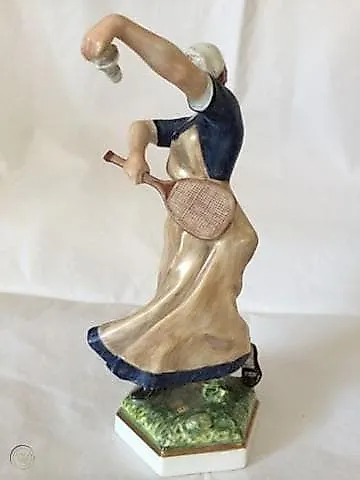 Дама с ракеткой воланчик бадминтон - View 2