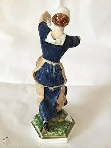 Дама с ракеткой воланчик бадминтон - View 3