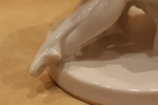 Балерины перед выступлением. - View 3