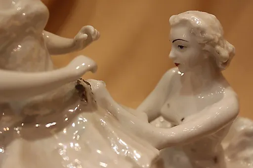 Балерины перед выступлением. - View 4