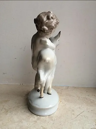 Малыш с ланью - View 5