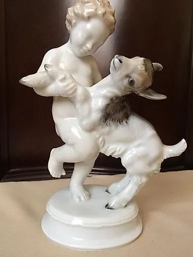 Малыш с козлёнком - View 6