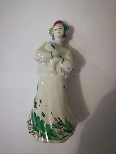 КАТЮША.ФЕСТИВАЛЬ.ДЕВУШКА С ГОЛУБЕМ - View 3