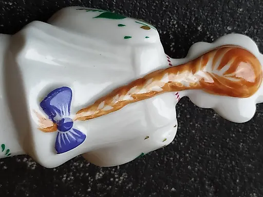 КАТЮША.ФЕСТИВАЛЬ.ДЕВУШКА С ГОЛУБЕМ - View 5