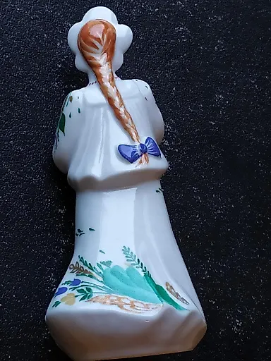 КАТЮША.ФЕСТИВАЛЬ.ДЕВУШКА С ГОЛУБЕМ - View 6