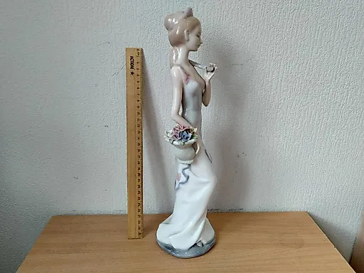 Дама с цветами - View 2