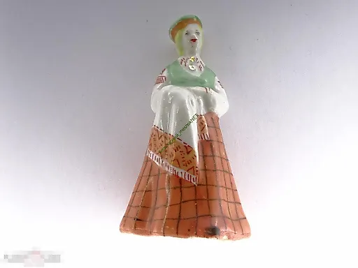 Народная девушка с полотенцем - View 5