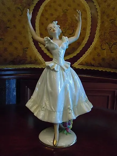 Танцовщица, Валлендорф, Германия 1960гг, выс-25см - View 2