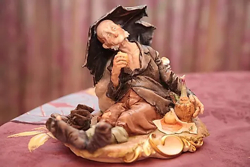 Старичок на пикнике - View 2