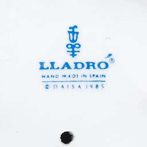 Маленький клоун с концертино и собачкой - View 7