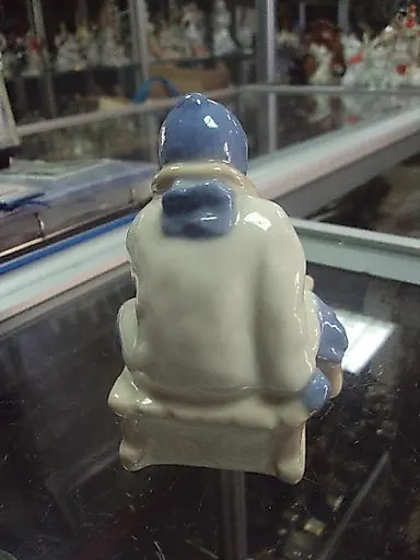 Ребенок на санках - View 6