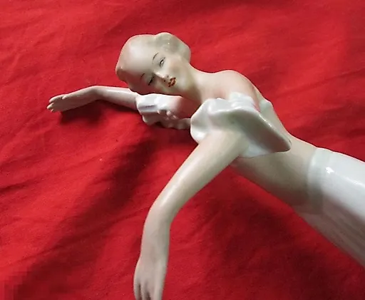 Танцовщица в пышном платье - View 5