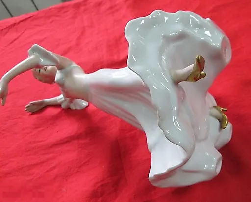 Танцовщица в пышном платье - View 7