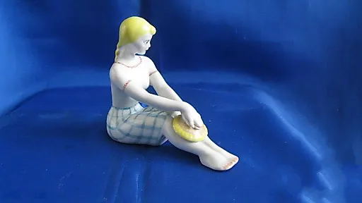 Девушка с подсолнухом - View 3