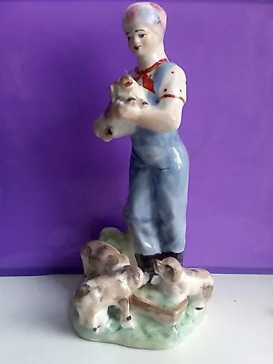 Свинарка Колхозница - View 2