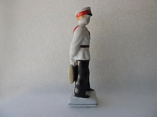 Пионер С Портфелем - View 2