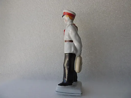 Пионер С Портфелем - View 3