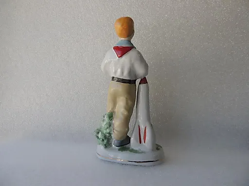 Пионер С Ракетой Высота 18 см - View 4