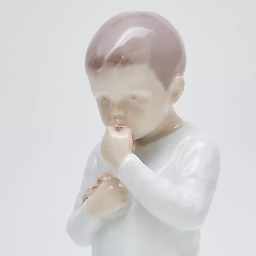 Фигурка "Петер - мальчик с яблоками" - View 13