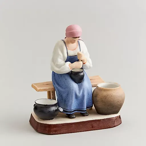 Коллекционная редкая скульптура «Крестьянка, сбивающая масло» - View 2
