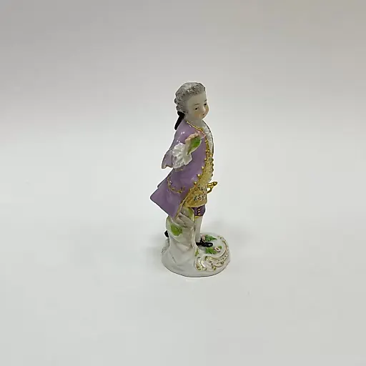Статуэтка "Юноша в сиреневом камзоле" 1900е гг - View 3