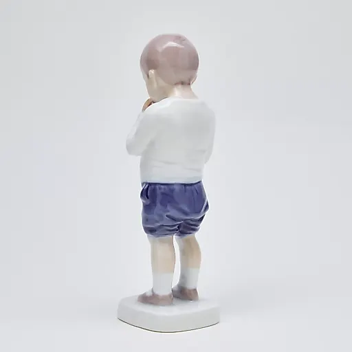 Фигурка "Петер - мальчик с яблоками" - View 15