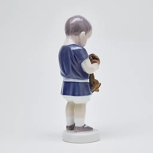 Фигурка "Мальчик с таксой" - View 11