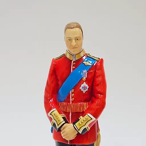 Пара фигурок ROYAL DOULTON День королевской свадьбы Принца Уильяма и Кейт Мидлтон - View 9