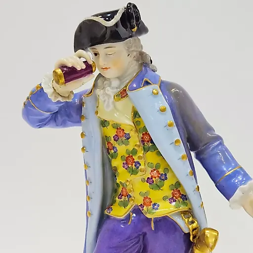 Статуэтка Юноша с подзорной трубой - View 5