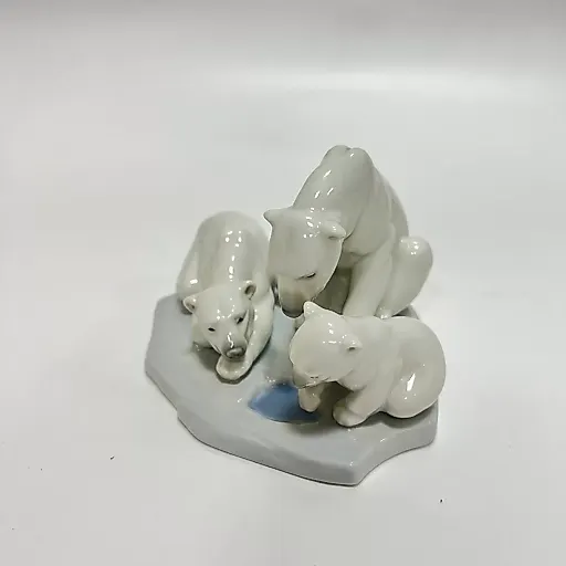 Скульптура редкая Семья белых медведей с медвежонком на льдине - View 4