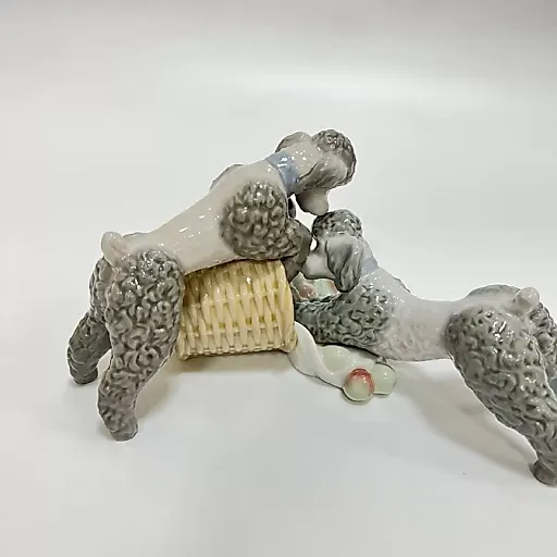 Ладро фигурка "Два пуделя с корзиной и яблоками" - View 3