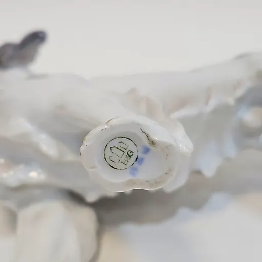 Статуэтка охотничья собака с добычей птицей - View 8