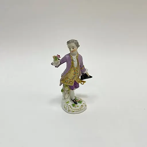 Статуэтка "Юноша в сиреневом камзоле" 1900е гг - View 2