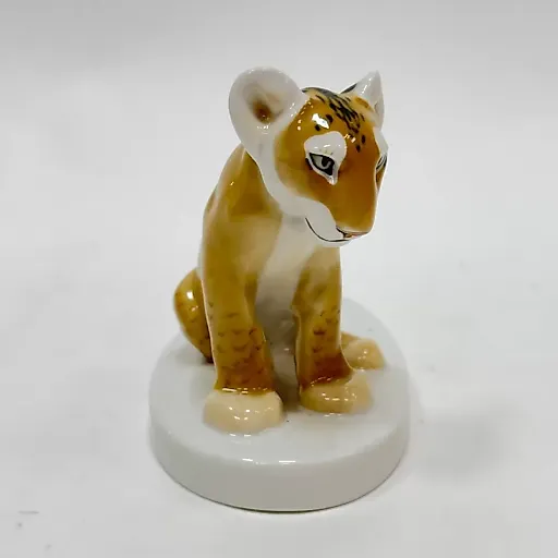 Статуэтка Молодая львица - View 2