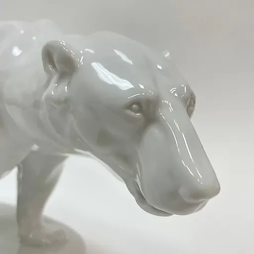 Фигурка Большой шагающий белый медведь - View 2