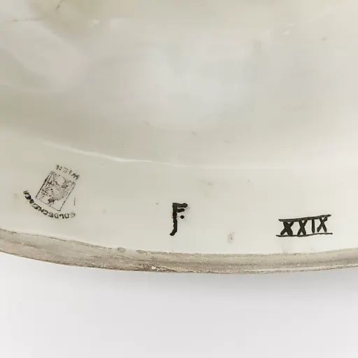 Старинная скульптурная композиция "Пьеро и Коломбина" - View 7