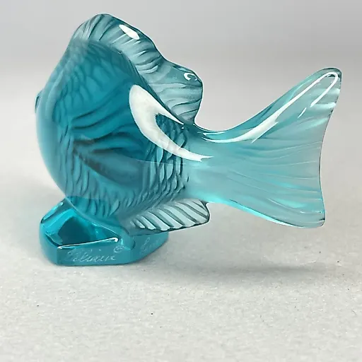 Большая хрустальная рыбка голубого оттенка - View 3