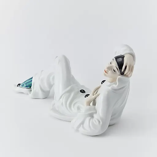 Лежащий Пьеро - View 4