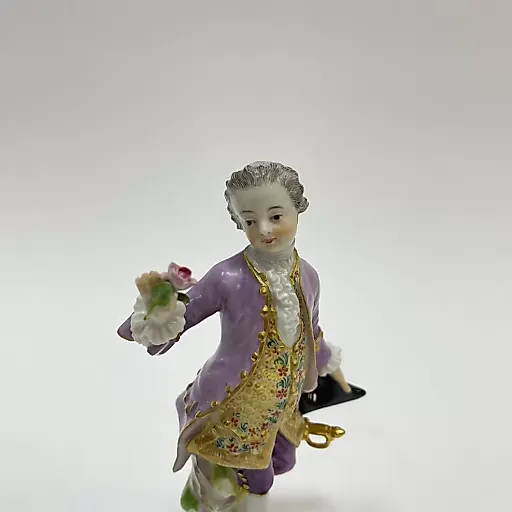 Статуэтка "Юноша в сиреневом камзоле" 1900е гг - View 4