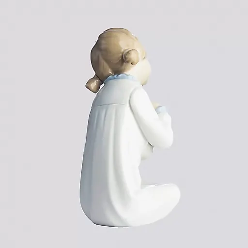 Фигурка Девочка с куклой - View 3