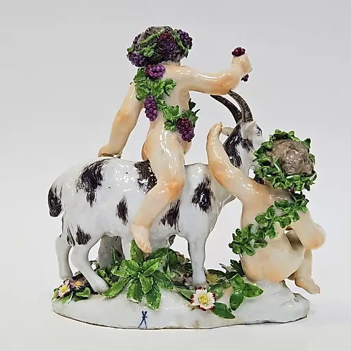 Фигурка путти с козой и козленком - View 4