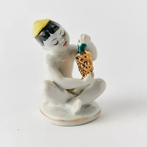 "Узбекский мальчик с виноградом" - View 2