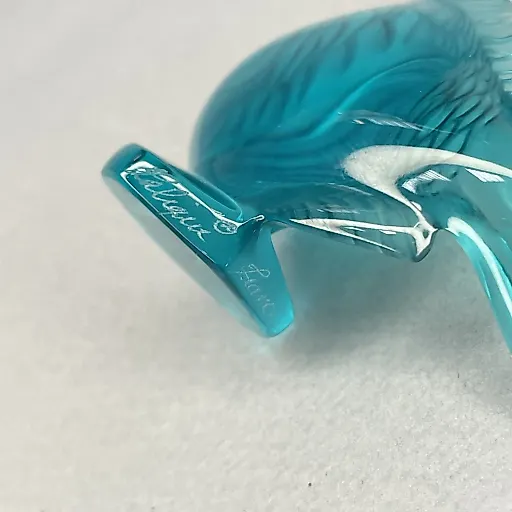 Большая хрустальная рыбка голубого оттенка - View 4